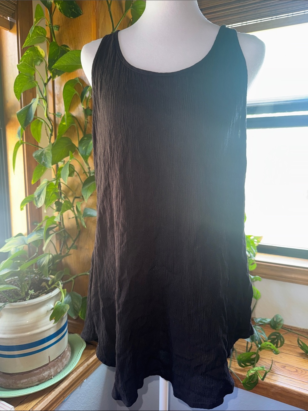 Soft Surroundings Black Crinkle Gauze Tank Top Tunic size Like Medium stretch
